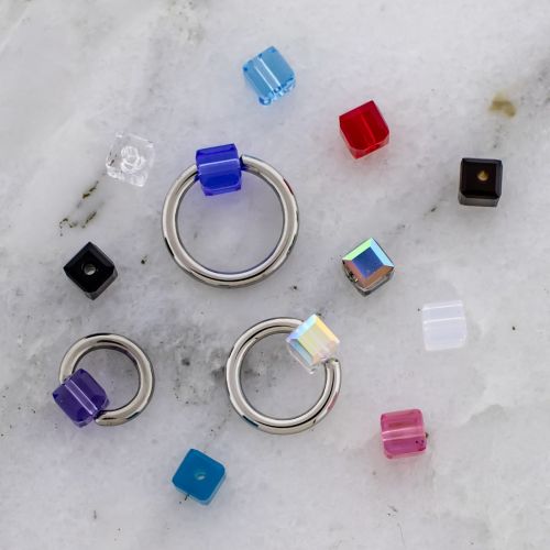 CRYSTAL CUBE CAPTIVE BEADS 