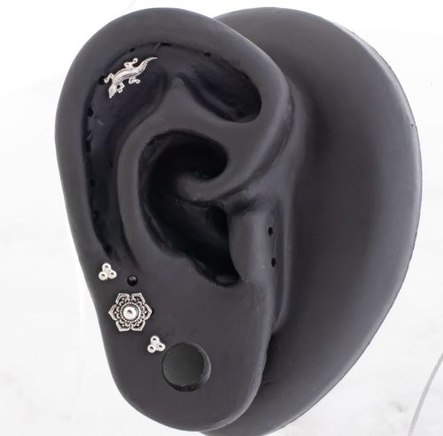 18KT Gold Threadless- Fernanda Ear Curation