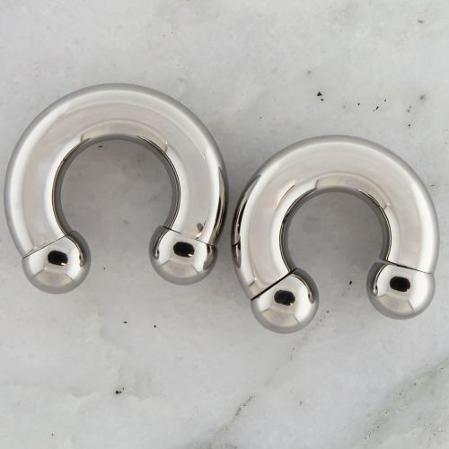 Steel Internally Threaded Horseshoes - 0G w/ Balls