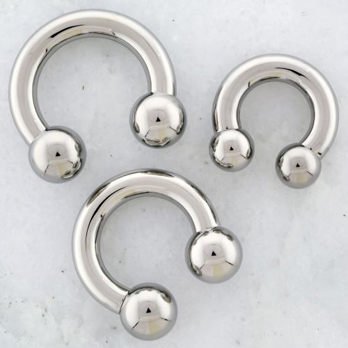 Steel Internally Threaded Horseshoes - 4G w/ Balls