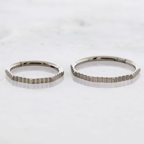 18G CORRUGATED TITANIUM HINGED RING